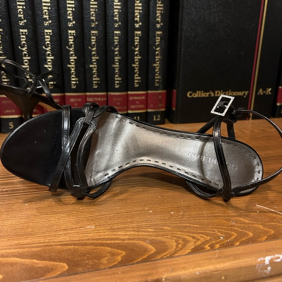 Gianni Bini Black Women's Shoes - Picture 2 of 3